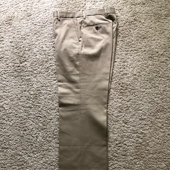 Dockers Signature Khaki Straight Fit D2 Flat Front Wrinkle Free Size W30 L32 - Picture 4 of 5